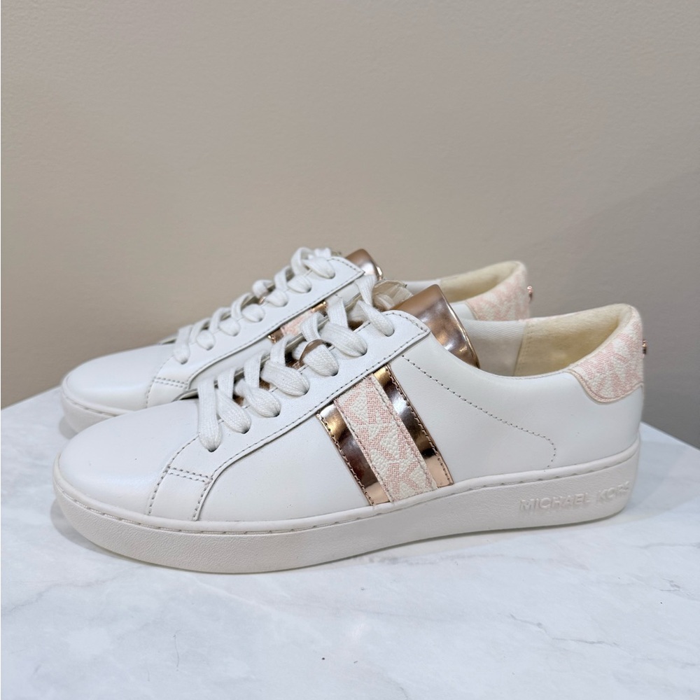 🔥NWOT Michael Kors Women’s White Sneakers with Rose Gold Size 6 🔥